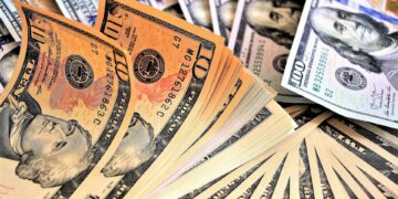 Record Low Interest Rates: Is Now the Time to Refinance Your Loan?